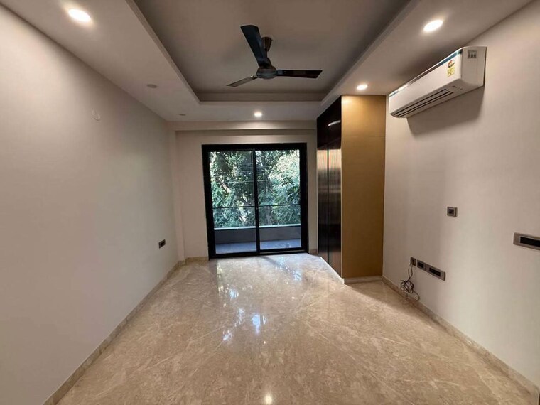 Room, emaar-the-palm-drive-the-premier-terraces 3 Bedroom 1950 Sq.Ft. Apartment In Sector 66 Gurgaon 10528585