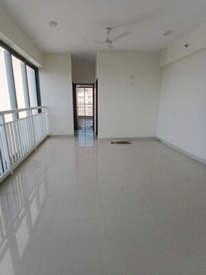 Room in 2 BHK Apartment at Dynamix Divum, Malad East – for Rent