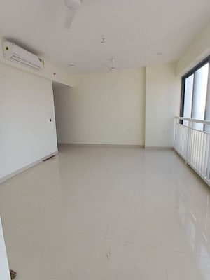 Room in 2 BHK Apartment at Dynamix Divum, Malad East – for Rent