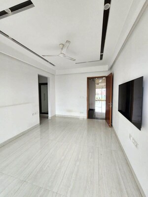 Room in 4 BHK Apartment at Conscient Heritage Max, Sector 102 – for Rent