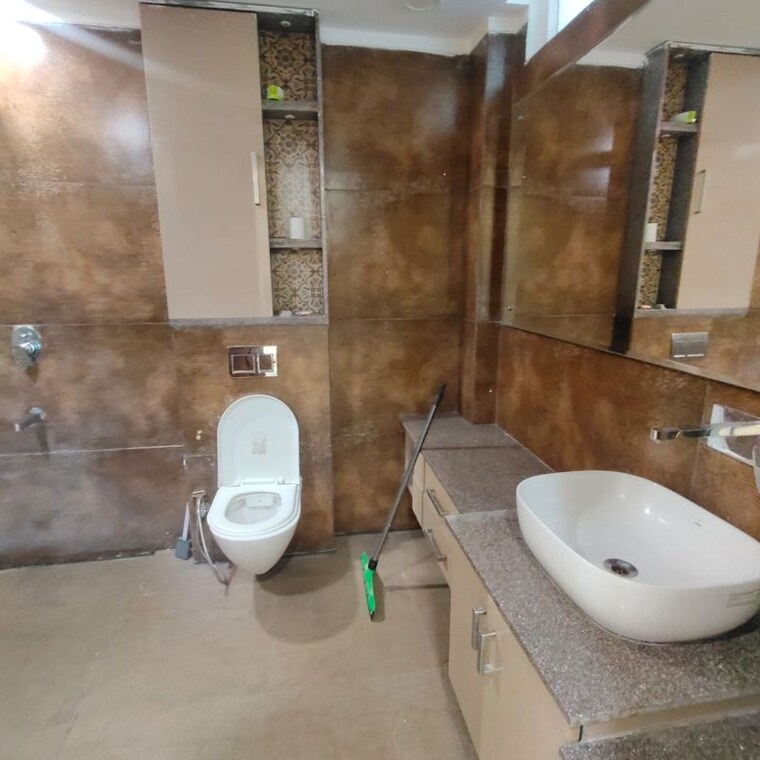 Bathroom, pioneer-park-araya 2.5 Bedroom 1245 Sq.Ft. Apartment In Sector 61 Gurgaon 10528702