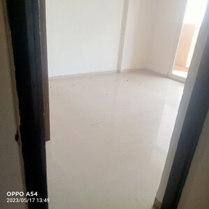 Room in 3 BHK Apartment at Galaxy North Avenue ll, Gaur City 2 – for Rent