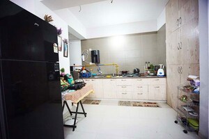 Team Area in 3 BHK Apartment at Vaishnodevi Circle – for Sale