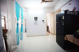 Room in 3 BHK Apartment at Vaishnodevi Circle – for Sale