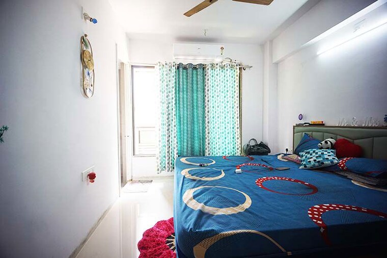 Bedroom, vaishnodevi circle 3 Bedroom 145 Sq.Yd. Apartment In Vaishnodevi Circle Ahmedabad 10528731