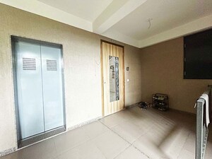 Room in 3 BHK Apartment at Vaishnodevi Circle – for Sale