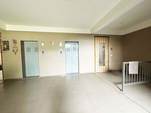 Room in 3 BHK Apartment at Vaishnodevi Circle – for Sale