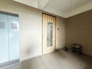 Room in 3 BHK Apartment at Vaishnodevi Circle – for Sale