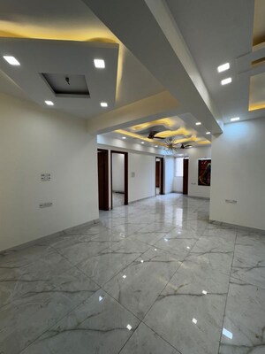 Room in 3 BHK Apartment at Dwarka – for Rent