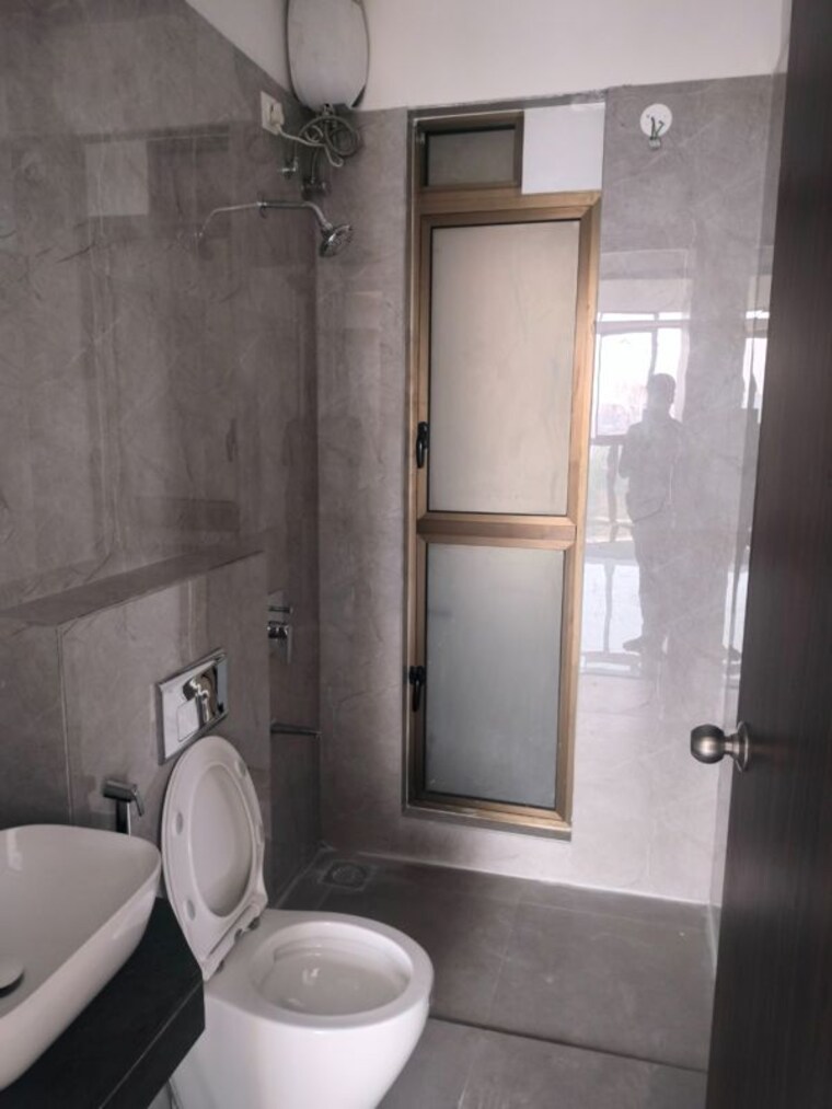 Bathroom, kalpataru-immensa 3 Bedroom 900 Sq.Ft. Apartment In Kolshet Road Thane 10528779