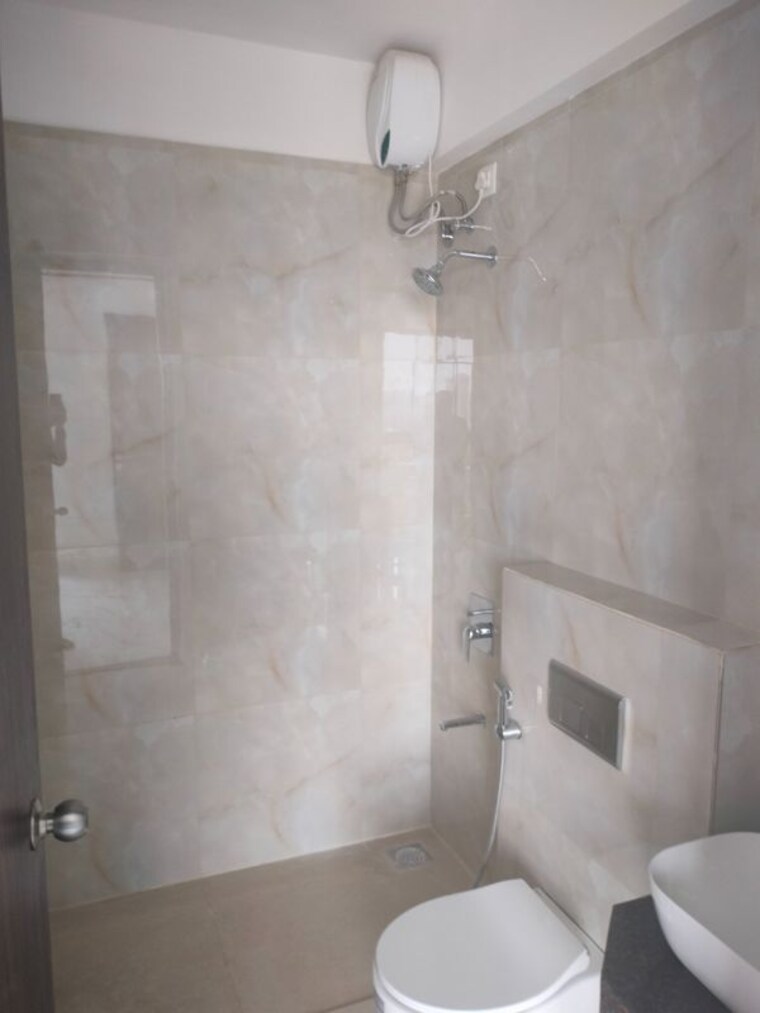 Bathroom, kalpataru-immensa 3 Bedroom 900 Sq.Ft. Apartment In Kolshet Road Thane 10528779