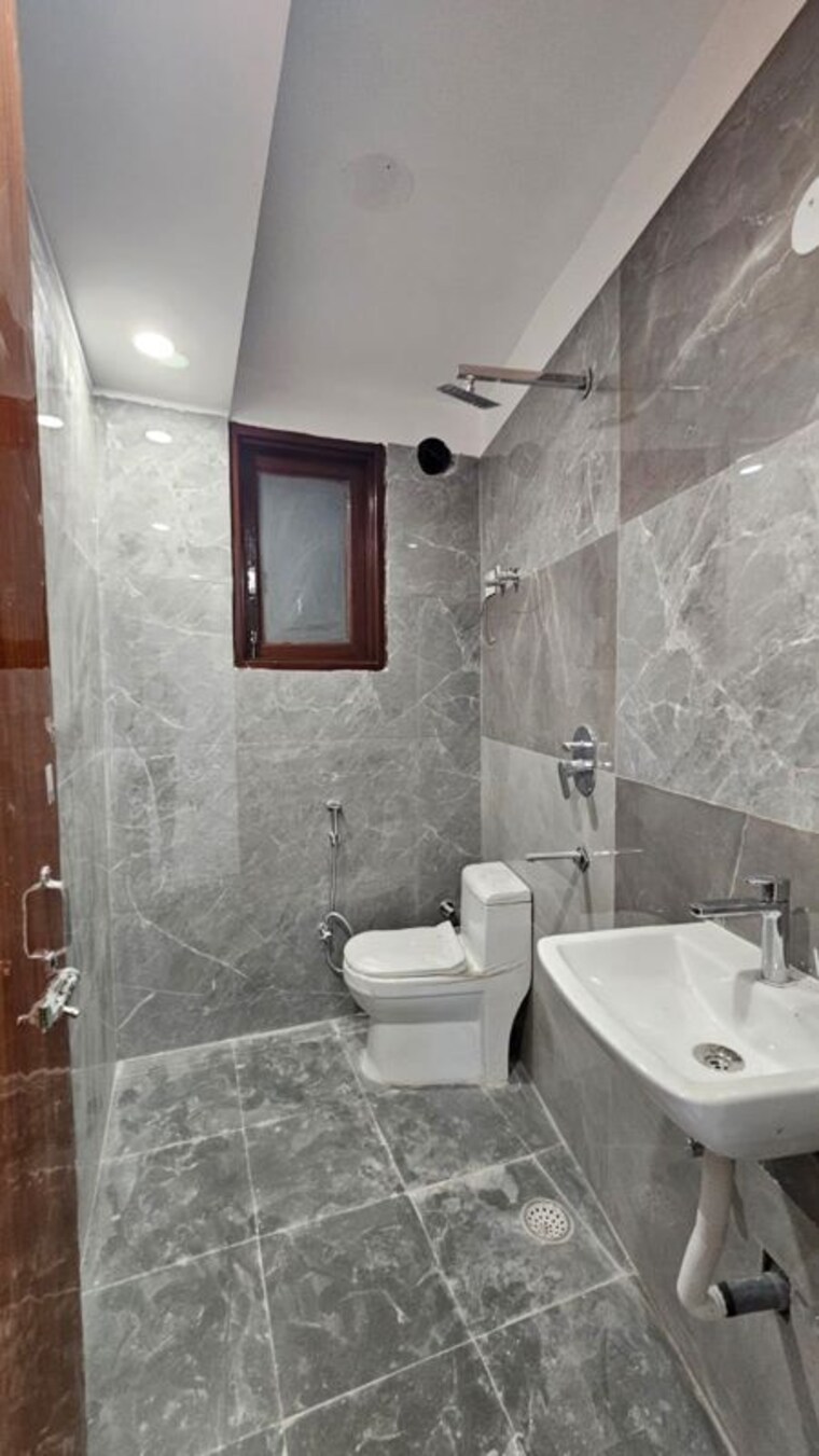 Bathroom, saket 1 Bedroom 450 Sq.Ft. Builder Floor In Saket Delhi 10528776