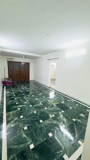 Room in 2 BHK Apartment at Everest Heights, Viman Nagar – for Rent