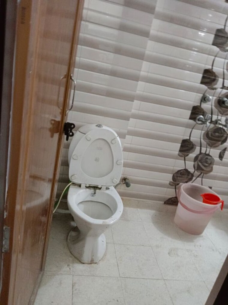 Bathroom, lajpat nagar 4 Studio 345 Sq.Ft. Builder Floor In Lajpat Nagar 4 Delhi 10528820