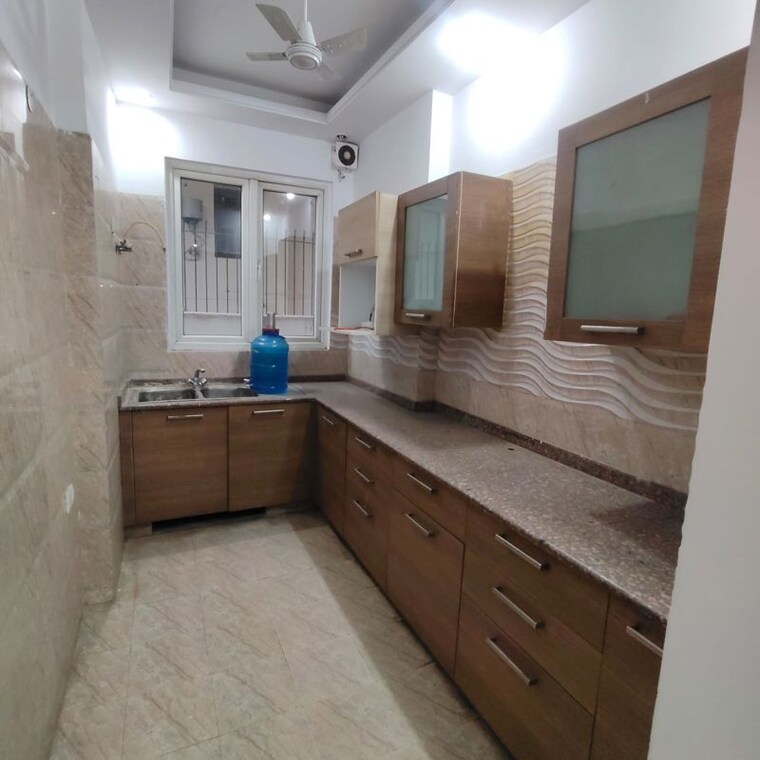 Kitchen, sector 55 3 Bedroom 300 Sq.Yd. Builder Floor In Sector 55 Gurgaon 10528841