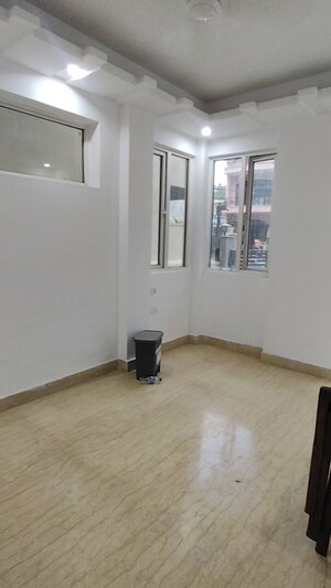 Room in 3 BHK Builder Floor at Sector 55 – for Rent