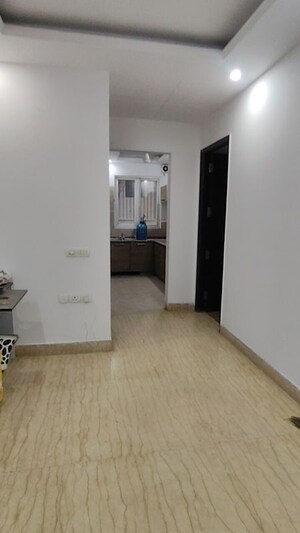 Room in 3 BHK Builder Floor at Sector 55 – for Rent
