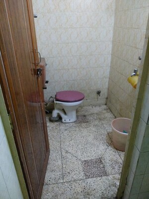 Bathroom in Studio Builder Floor at Lajpat Nagar 4 – for Rent