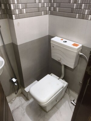 Team Area in 2 BHK Builder Floor at Uttam Nagar – for Rent