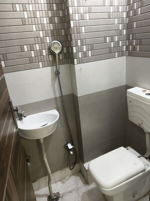 Bathroom in 2 BHK Builder Floor at Uttam Nagar – for Rent
