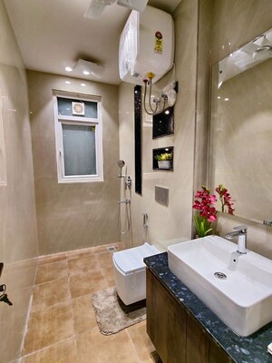 Bathroom in 3 BHK Apartment at DLF Regency Park II, Sector 27 – for Sale