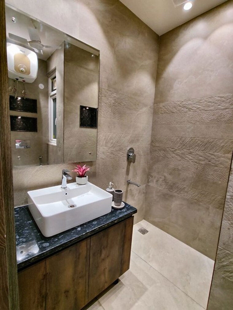 Bathroom, dlf-regency-park-ii 3 Bedroom 2050 Sq.Ft. Apartment In Sector 27 Gurgaon 10528935