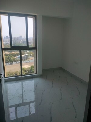 Room in 1.5 BHK Apartment at Godrej Emerald, Ghodbunder Road – for Rent
