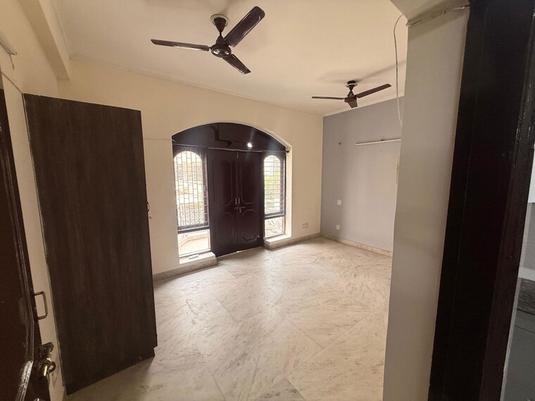 Room, sector 23a 2 Bedroom 1200 Sq.Ft. Builder Floor In Sector 23a Gurgaon 10528940