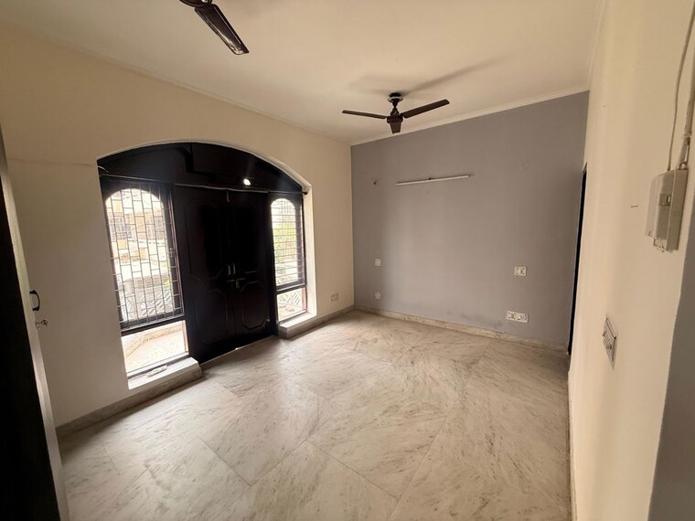 Room, sector 23a 2 Bedroom 1200 Sq.Ft. Builder Floor In Sector 23a Gurgaon 10528940