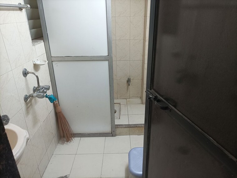 Bathroom, brahamand-phase-6-chs-ltd 2 Bedroom 810 Sq.Ft. Apartment In Brahmand Thane 10528986