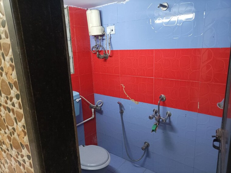 Bathroom, brahamand-phase-6-chs-ltd 2 Bedroom 810 Sq.Ft. Apartment In Brahmand Thane 10528986
