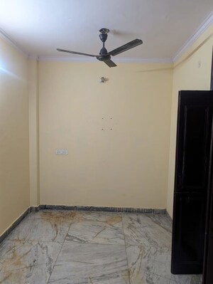Room in 1 BHK Builder Floor at Uttam Nagar – for Rent