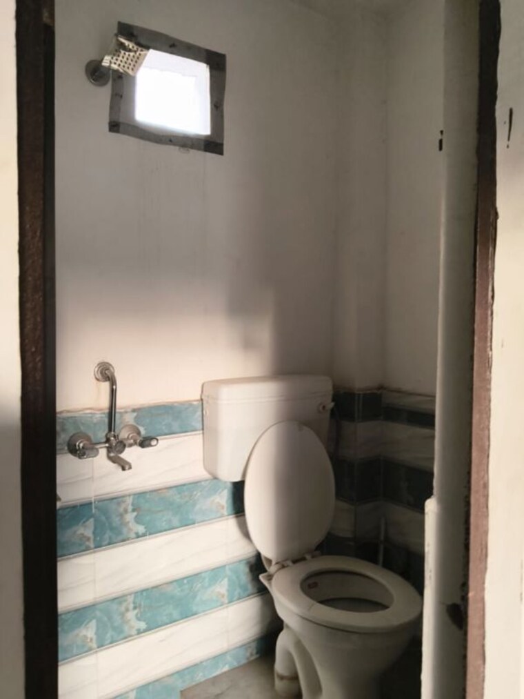 Bathroom, uttam nagar 1 RK 350 Sq.Ft. Builder Floor In Uttam Nagar Delhi 10529040