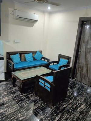 Team Area in 2 BHK Builder Floor at Uttam Nagar – for Rent