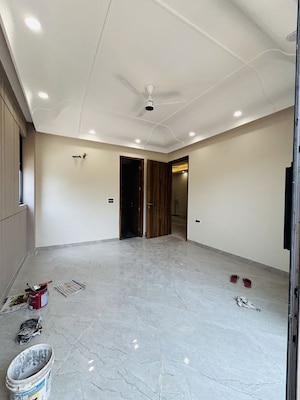 Room in 4 BHK Builder Floor at Ansal API Esencia, Sector 67 – for Sale