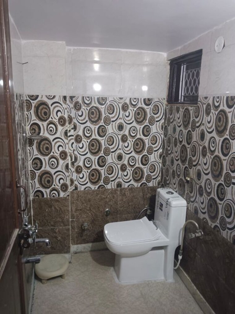 Bathroom, uttam nagar 2 Bedroom 650 Sq.Ft. Builder Floor In Uttam Nagar Delhi 10529073
