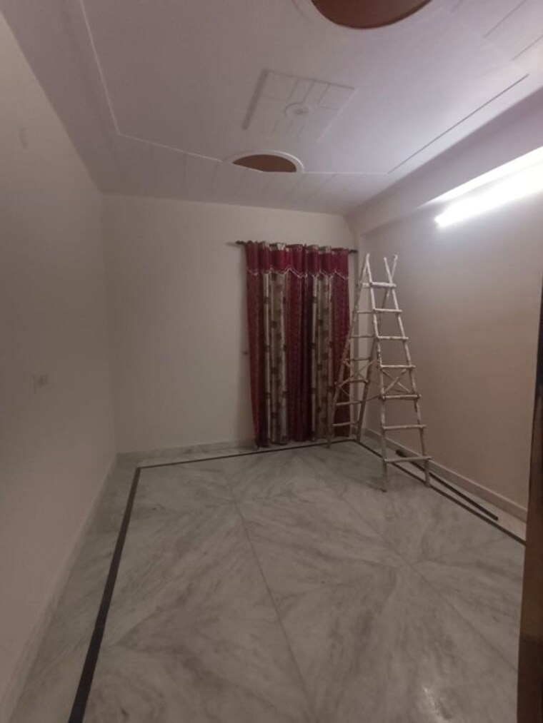 Room, uttam nagar 2 Bedroom 650 Sq.Ft. Builder Floor In Uttam Nagar Delhi 10529073
