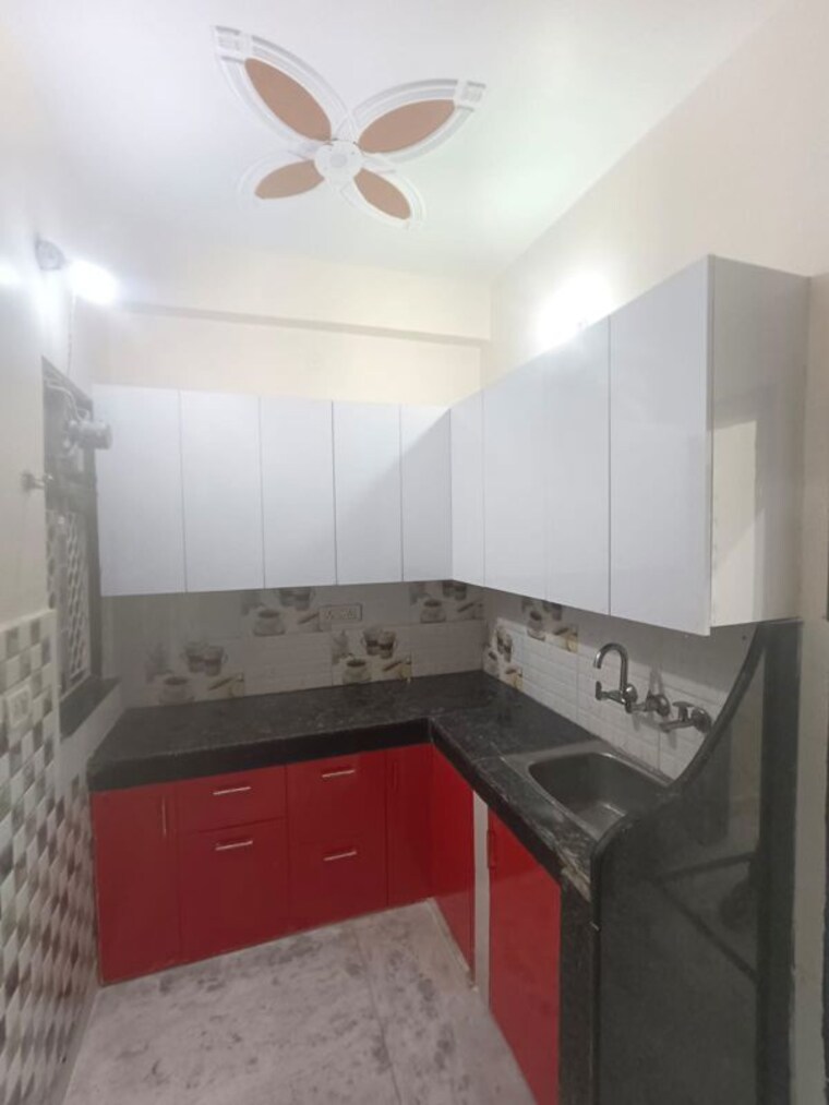 Kitchen, uttam nagar 2 Bedroom 650 Sq.Ft. Builder Floor In Uttam Nagar Delhi 10529073