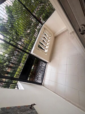 Furnished Amenities in 3 BHK Apartment at Amrapali Silicon City, Sector 76 – for Rent