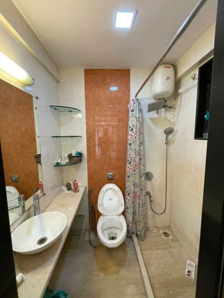 Bathroom, mukta-apartment-10th-main 2 Bedroom 800 Sq.Ft. Apartment In Khar West Mumbai 10529100