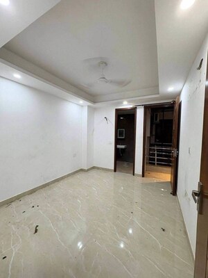 Room in 3 BHK Builder Floor at Saket – for Sale
