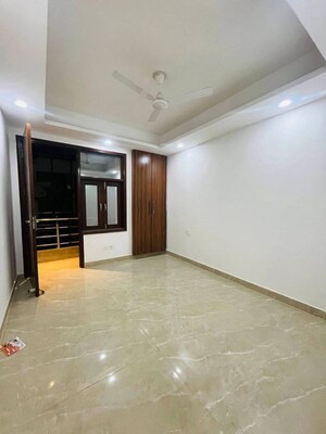 Room in 3 BHK Builder Floor at Saket – for Sale