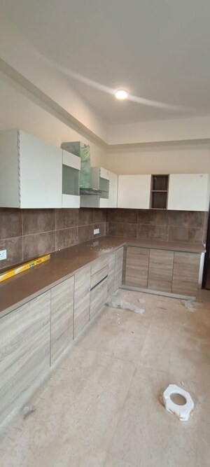 Kitchen in 4 BHK Apartment at BPTP Amstoria Country Floor, Sector 102 – for Rent