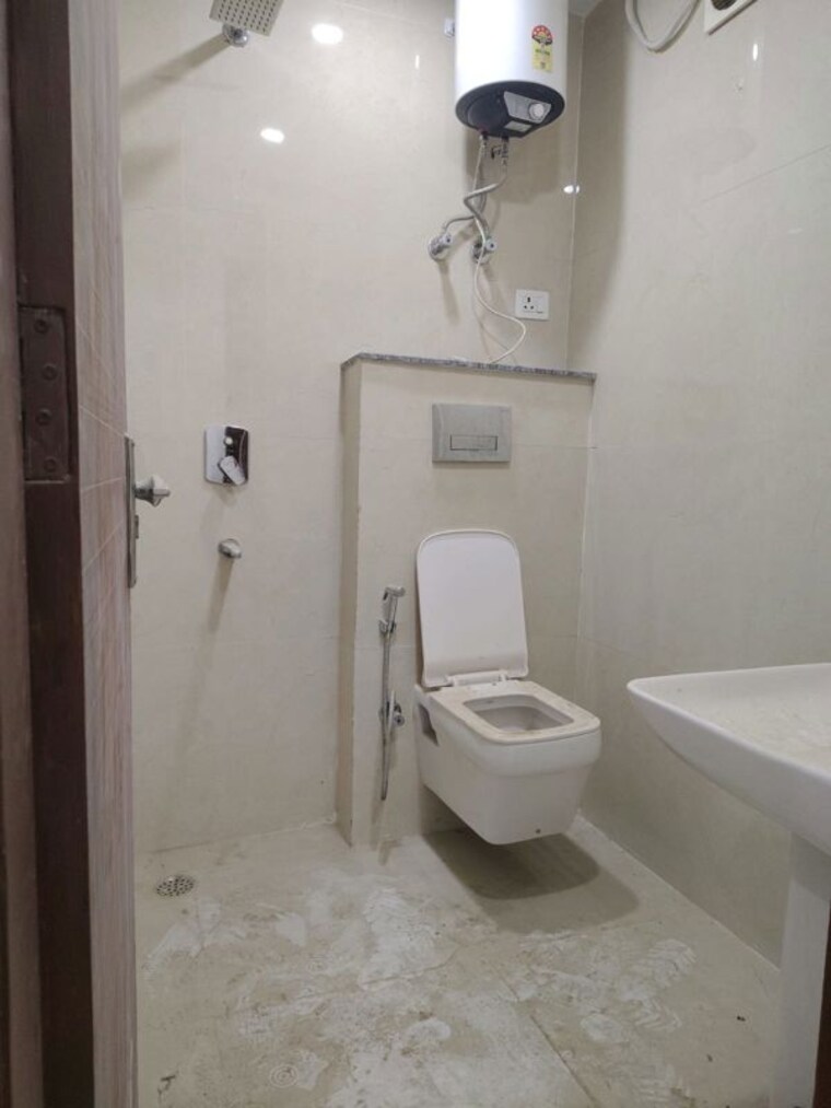 Bathroom, chattarpur 1 Bedroom 500 Sq.Ft. Builder Floor In Chattarpur Delhi 10529136