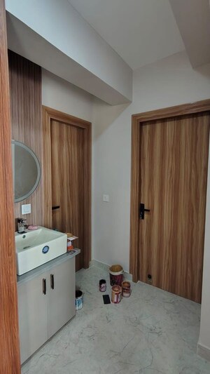 Furnished Amenities in 4 BHK Apartment at Jaypee Kensington Heights, Sector 133 – for Sale