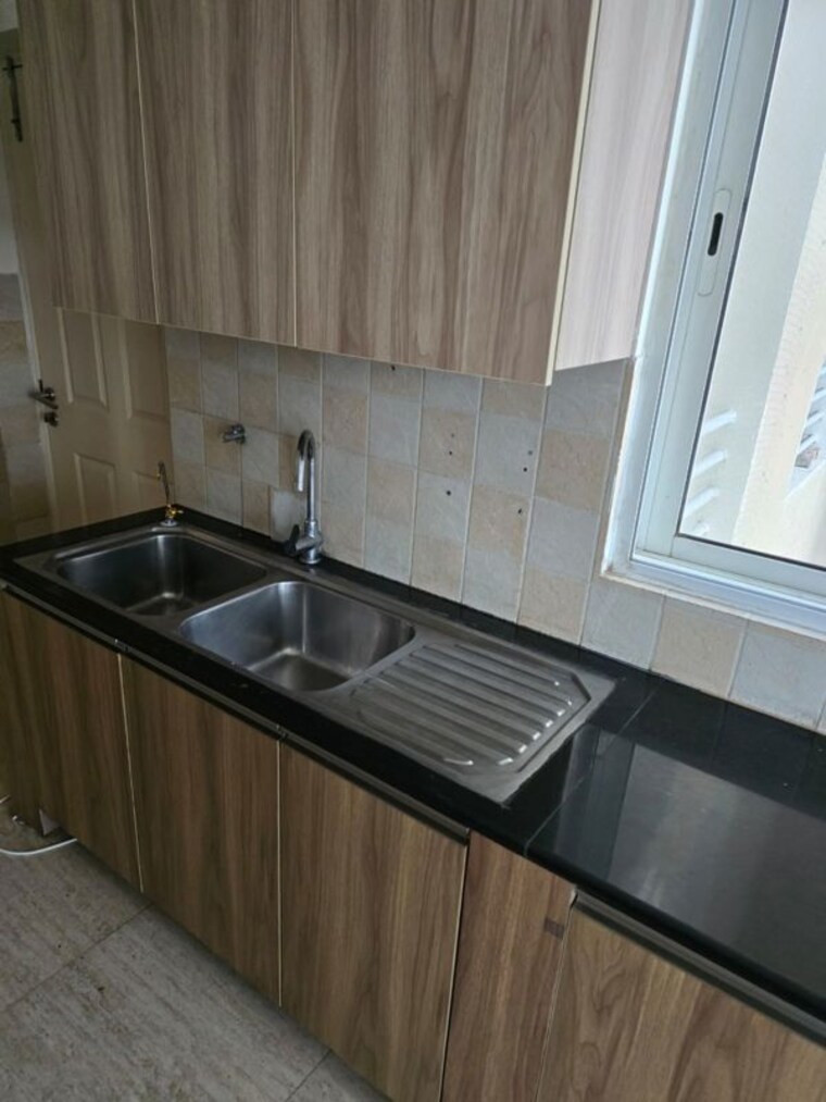 Kitchen, pioneer-park-presidia 5 Bedroom 4383 Sq.Ft. Apartment In Sector 62 Gurgaon 10529184