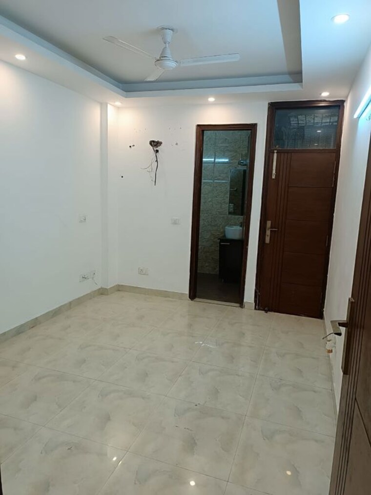 Room, chittaranjan park 3 Bedroom 125 Sq.Yd. Builder Floor In Chittaranjan Park Delhi 10529192