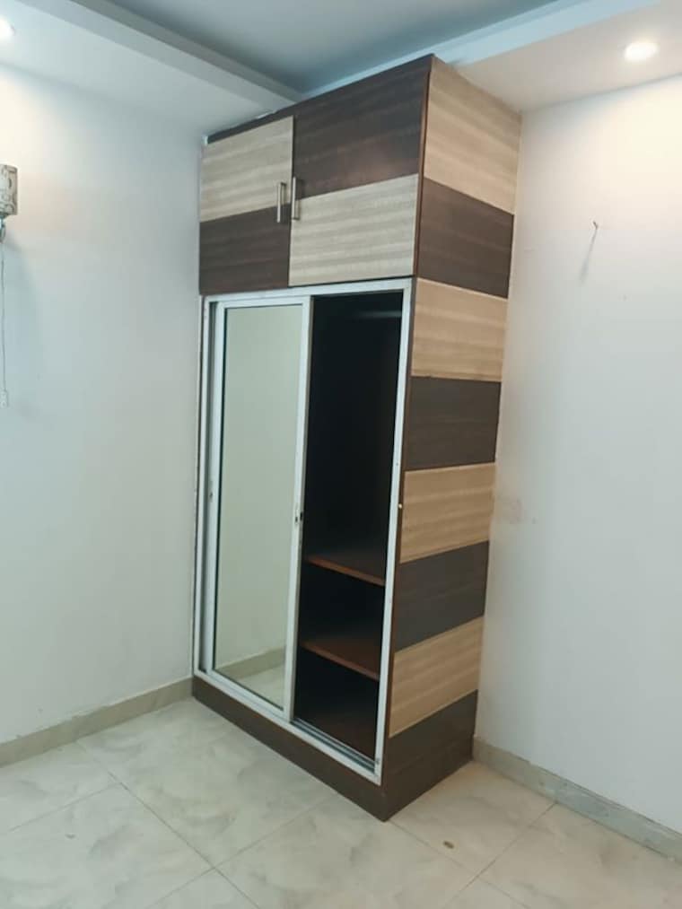 undefined, chittaranjan park 3 Bedroom 125 Sq.Yd. Builder Floor In Chittaranjan Park Delhi 10529192