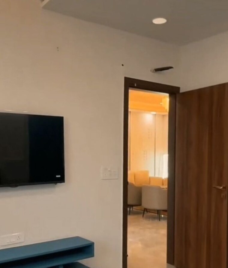Room, rohini sector 25 3 Bedroom 125 Sq.Yd. Apartment In Rohini Sector 25 Delhi 10529255