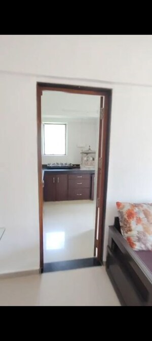 Furnished Amenities in 2 BHK Apartment at Vile Parle Mahaveer, Vile Parle West – for Rent